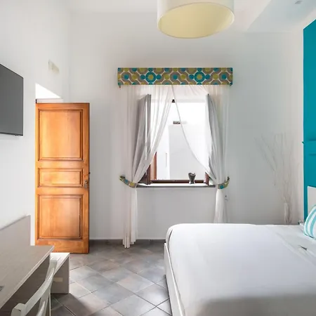 Da Nino Sul Mare Filicudi 4*