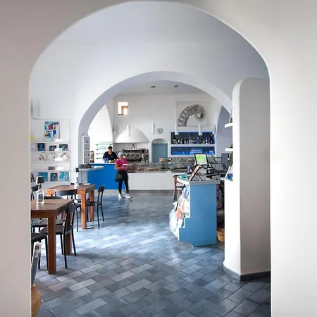 Da Nino Sul Mare Filicudi B&B