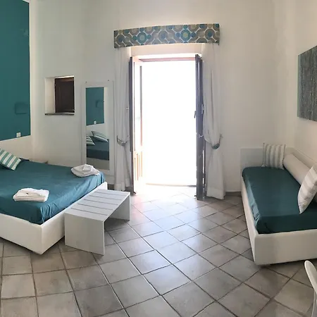 Da Nino Sul Mare Filicudi B&B 4*