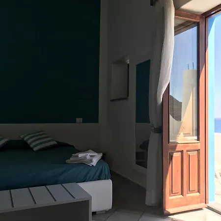 Da Nino Sul Mare Filicudi B&B 4*