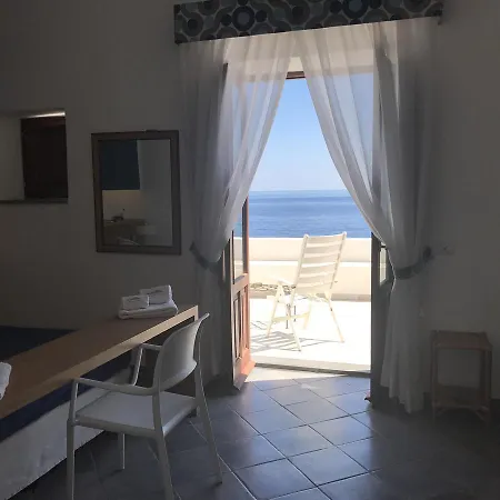 Da Nino Sul Mare Filicudi 4*