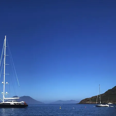 Da Nino Sul Mare Filicudi B&B