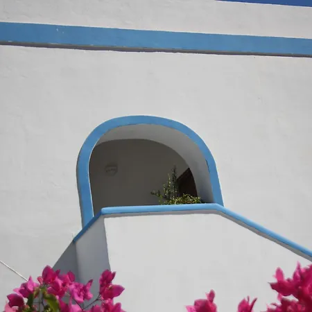 Da Nino Sul Mare Filicudi B&B 4*