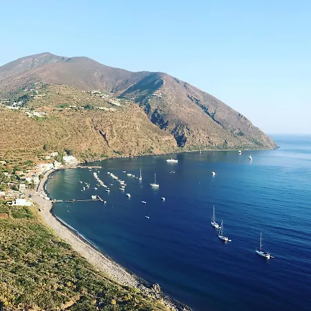 Da Nino Sul Mare Filicudi B&B Pecorini