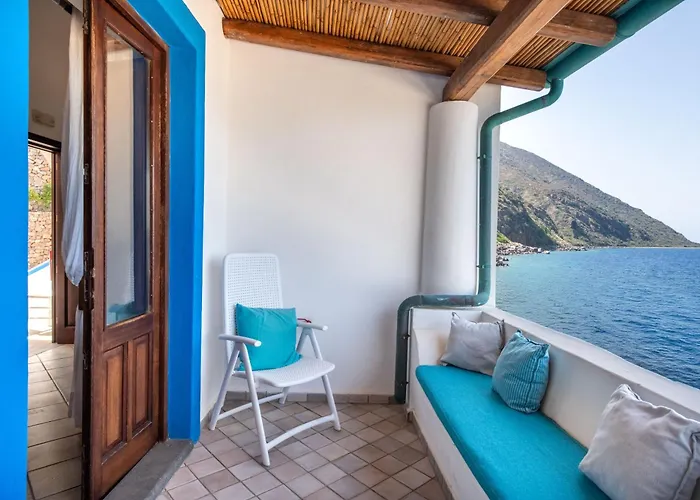 Da Nino Sul Mare Filicudi فندق مبيت وإفطار