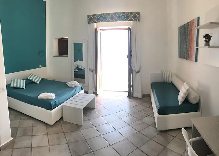 Da Nino Sul Mare Filicudi فندق مبيت وإفطار 4*