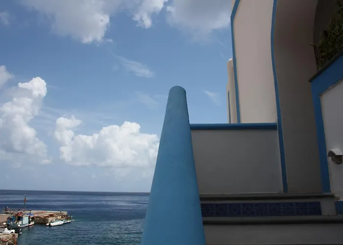 فندق مبيت وإفطار Da Nino Sul Mare Filicudi Pecorini